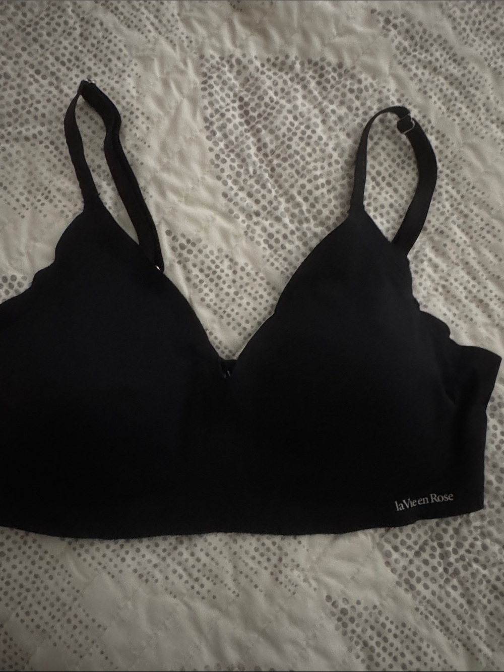 La Vie En Rose Black Seamless Wireless Bra